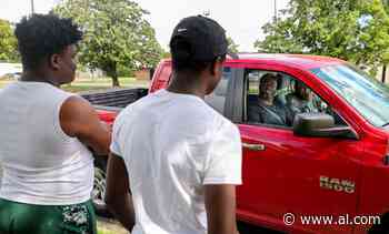 Drive-by coaching: Woodlawn’s Gentrell Eatman takes to the streets to motivate players - AL.com
