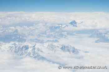 China uses lockdown to survey and clean up Mount Everest - St Helens Star