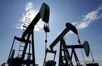 North American stocks open trading lower, oil price continues to move up