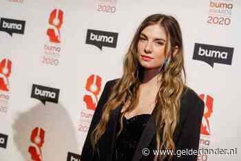 Maan borduurt erop los en Olcay verliest levenslust