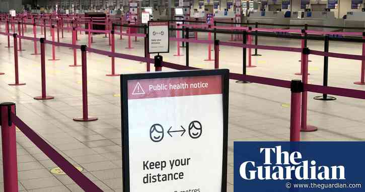 Luton airport briefly bursts into life, as Wizz Air flies in from Bulgaria