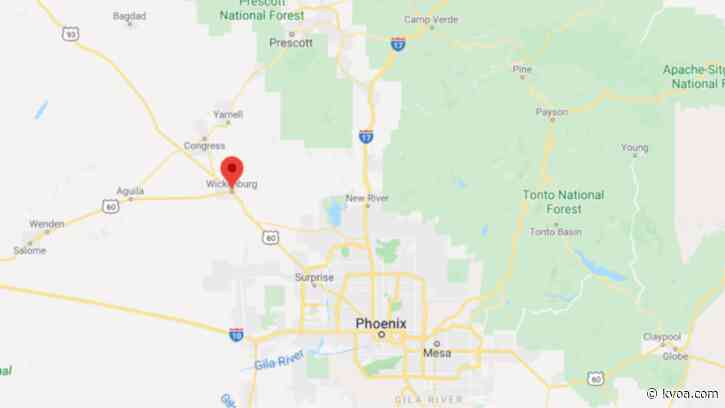Tiny town of Wickenburg defies Ducey’s stay-at-home order