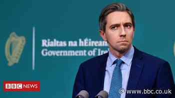 Coronavirus: Ireland and UK opt for different tracing approaches