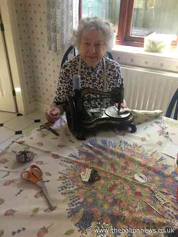 Bolton grandma is making scrub bags for nurses using £1 sewing machine she bought in 1947