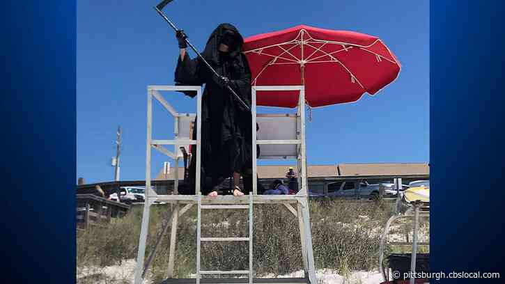 A Lawyer Dressed As The Grim Reaper Is Haunting Florida Beaches To Protest Their Reopening