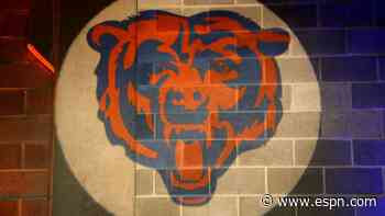 Ex-Bears TE Ryan Wetnight, 49, dies of cancer