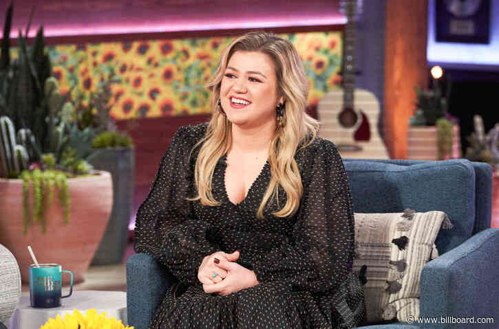 Kelly Clarkson’s Patience Is ‘Being Tested’ Amid Quarantine Life, News of Murder Hornets