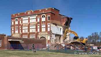 Demolition begins on century-old Ritchie School