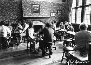 188 old photos of York pubs, inside & out
