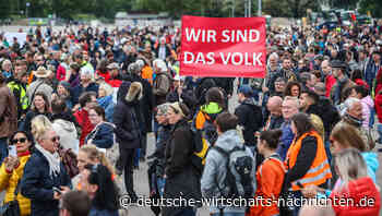 Kippt jetzt die Stimmung? Tausende protestieren in Stuttgart gegen Corona-Vorschriften