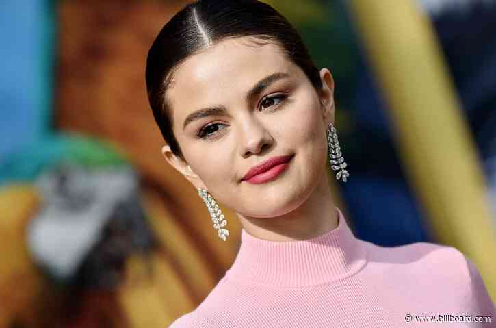 Selena Gomez Shares Photo of ‘Makeshift Studio’ While in Self-Isolation