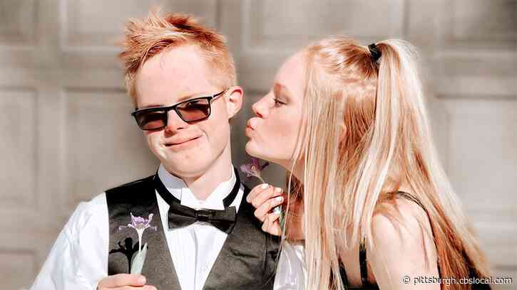 When Her School Canceled Prom, This Girl Held One At Home And Took Her Brother As Her Date