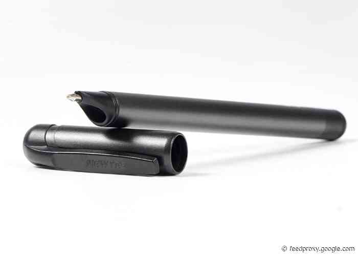 Take digital notes with the SyncPen smart pen and Newyes LCD pad