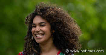 Caught Between Worlds? For Elizabeth Acevedo, It’s a Familiar Feeling