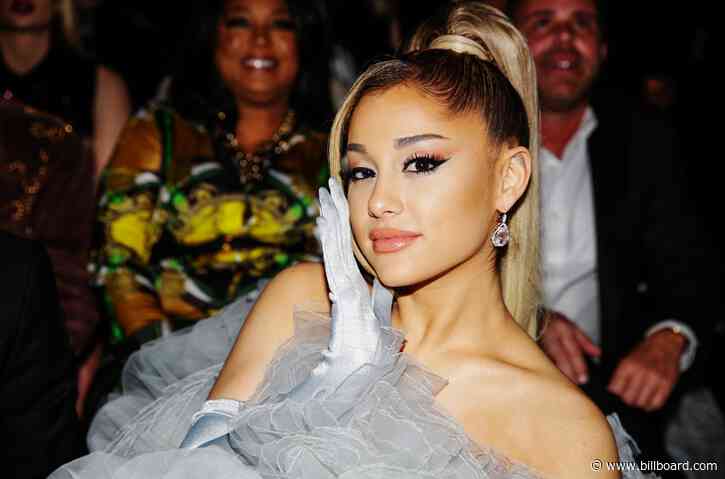 Ariana Grande Rocks the Perfect Cat Eye in Quarantine Selfie