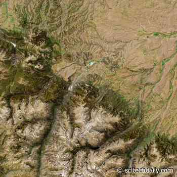 NASA Scientists Collect Moon-Like Rocks From Site in Montana