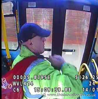 Man wanted by police after unprovoked attack on teenager at Sidcup bus stop