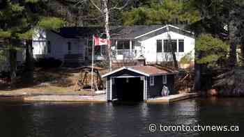 Ontario's top doctor won't ban people from cottages despite county warning of $5,000 fine