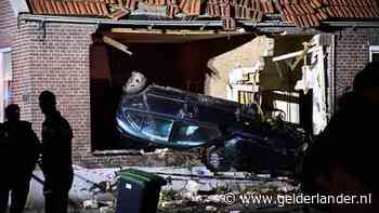 Bestuurder Mercedes die huis ramde is dader ‘Zwolse woonbootmoord’