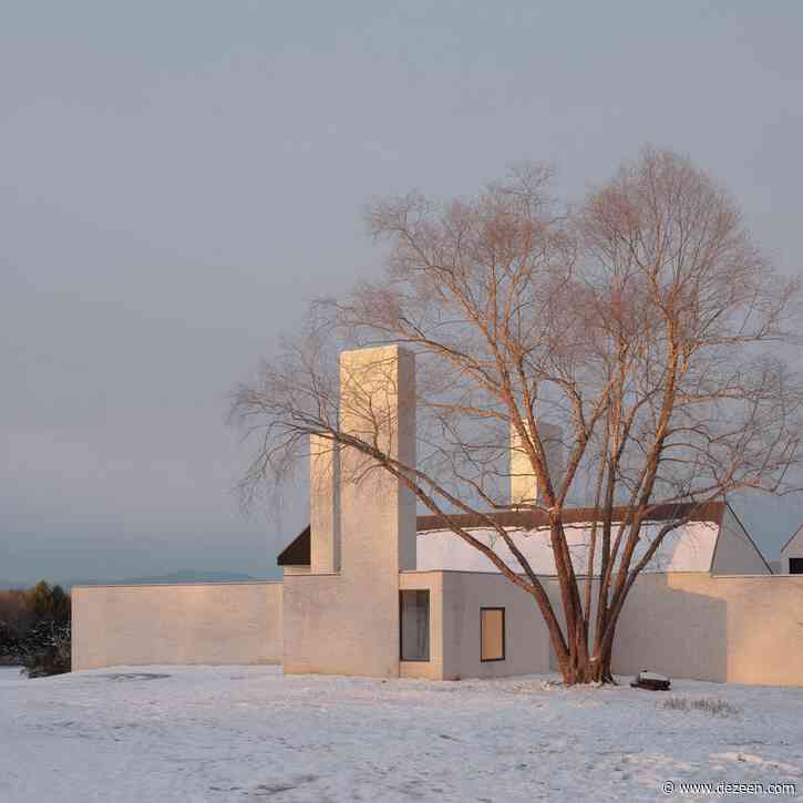 Modernist and Southern colonial styles meet in Three Chimney House in rural Virginia