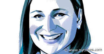 Jennifer Weiner Used to Read Her Father’s Medical Textbooks for Fun