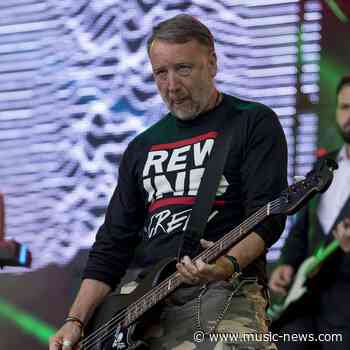 Peter Hook pays tribute to Florian Schneider