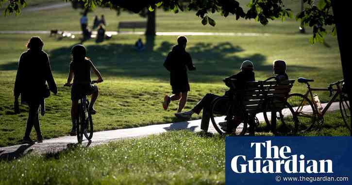 No 10 battles to regain control of lockdown messaging amid fierce criticism