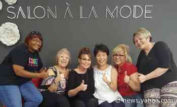 Sarah Palin visits Dallas salon that stayed open amid lockdown