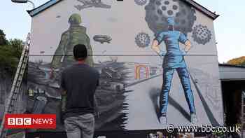 Coronavirus: Graffiti mural celebrates VE Day and NHS