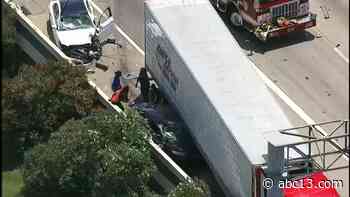 Outbound North Fwy at Airtex blocked by major crash - KTRK-TV