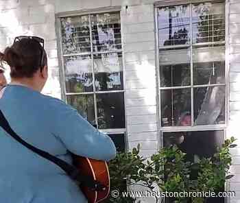 Houston-area entrepreneur brings live music to windows of assisted living residents - Houston Chronicle