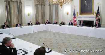 No masks, little distancing at White House meeting