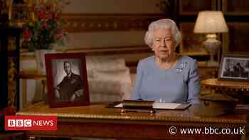 Queen tells UK: Never give up, never despair