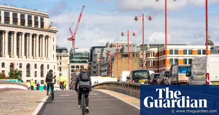 UK plans £250m boost for cycle lanes and fast-track e-scooter trials