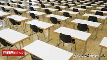Coronavirus: Predicted grades replace Irish Leaving Cert exam