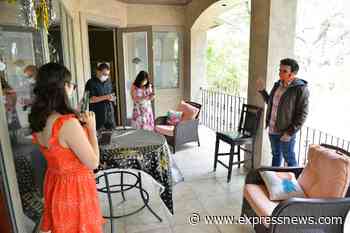 First new doctors graduate from Valley medical school - San Antonio Express-News