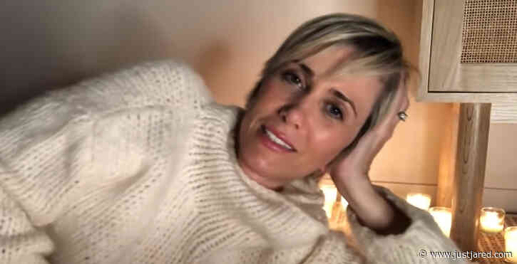 Kristen Wiig Wishes Her Mom a Happy Mother's Day During 'SNL' Finale Monologue - Watch!