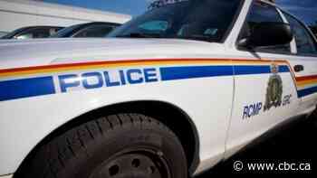Lac du Bonnet RCMP find dead body along CP Rail line - CBC.ca