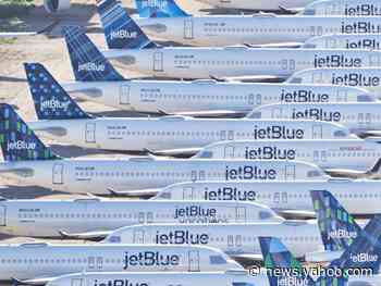 A photographer spent two weeks flying around in helicopters to capture the parked planes at US airports during the pandemic — see his eerie and beautiful work