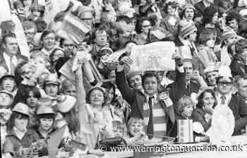 18 incredible Wire crowd pictures from Wembley 1975