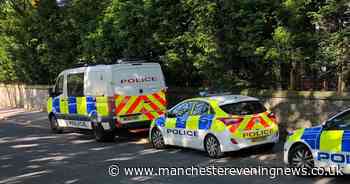 Police carry out drugs raid at house in Bolton - a man is in custody - Manchester Evening News