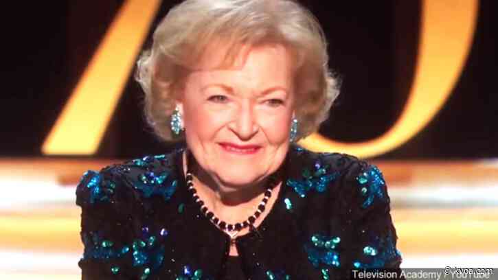 Betty White to star in Christmas movie on Lifetime