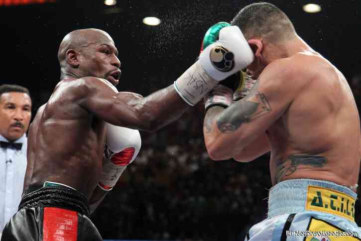 Floyd Mayweather reacts to Errol Spence saying he’d beat him in his prime