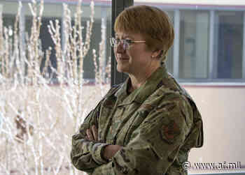 A passion for helping and leading: Nurse leads Air Force Medical Servi - Air Force Link