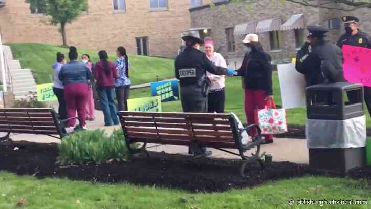 Police Officers Surprise Nurses And Healthcare Workers At Vincentian Marian Manor