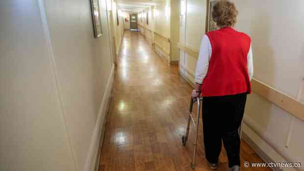 Feds sending seniors one-time payment of up to $500 as part of new COVID-19 aid