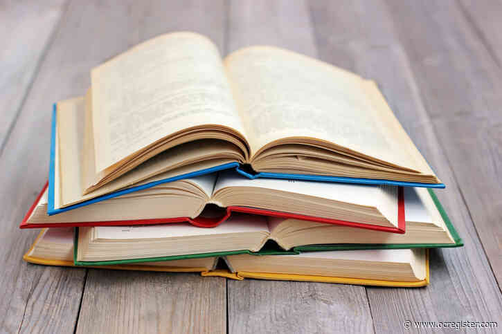 Books. Read. Must. N