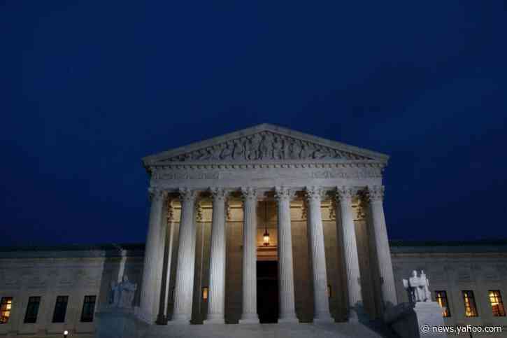 Supreme Court arguments over Trump's tax returns point to ideological split decision