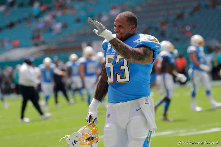 Chargers center Mike Pouncey cleared to play after neck surgery