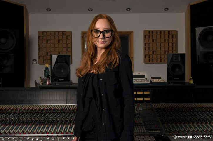 Tori Amos’ ‘Resistance’ Connects the Thread Between Calamitous Times and Political Power Grabs